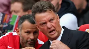 Футболистите на Манчестър Юнайтед нападнали Ван Гаал