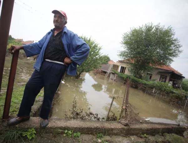 Вината за наводнението в Мизия се хвърля официално на дъждовете
