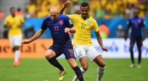 Луис Густаво: Няма да напускам Волфсбург