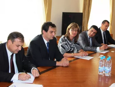 Правителството създаде Енергиен борд с председател Екатерина Захариева 