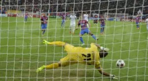 Вижте най-бързата дузпа в историята - 9-а секунда! (ВИДЕО)