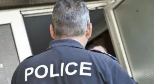 Затвор за полицая, пуснал паспорта на Меси в мрежата (ВИДЕО)