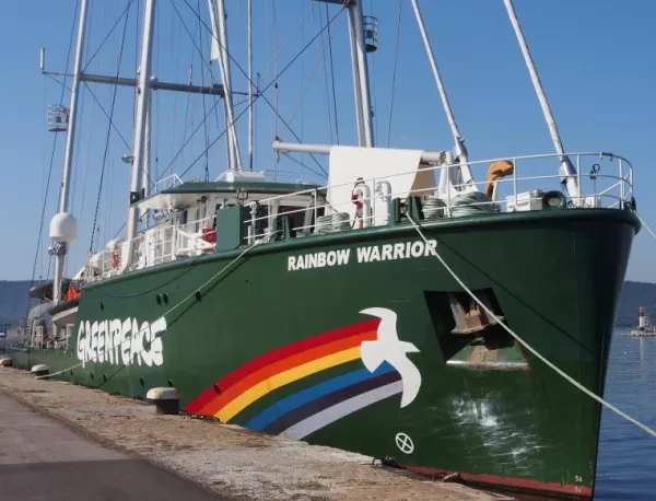 Корабът на "Грийнпийс" пристигна във Варна  