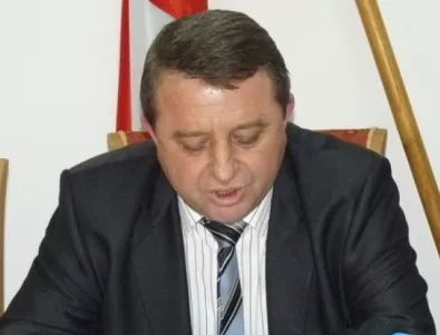 Лъже ли Майдън Сакаджиев за ИАРА и злоупотребява ли в Никопол?