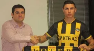 Двойник на Роналдо напусна клуба си сутринта и още на обяд има нов отбор