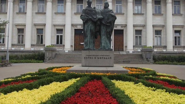 Плевнелиев стана патрон на националната библиотека