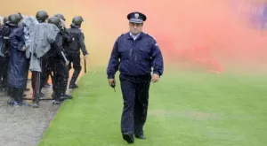 Шефът на полицията в Ловеч: На всеки трети фен на стадиона - полицай!