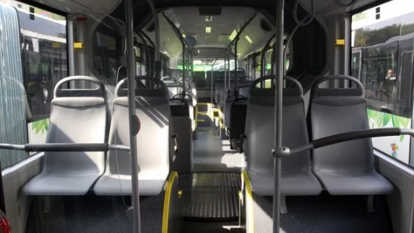 Шофьор на автобус 102 в столицата почина по време на движение