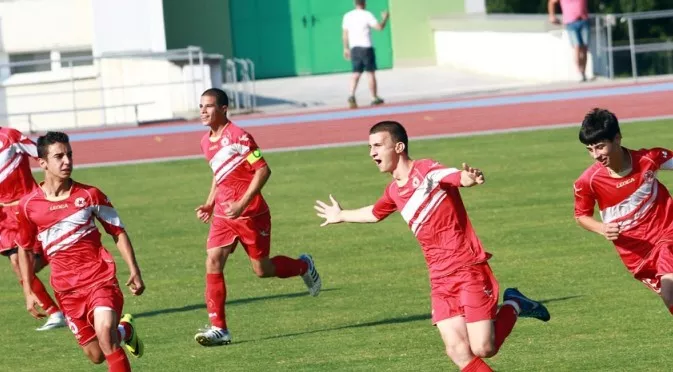 Фенове бият юноши на ЦСКА в Пловдив