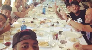 Играчите на Барселона се веселят на обяд