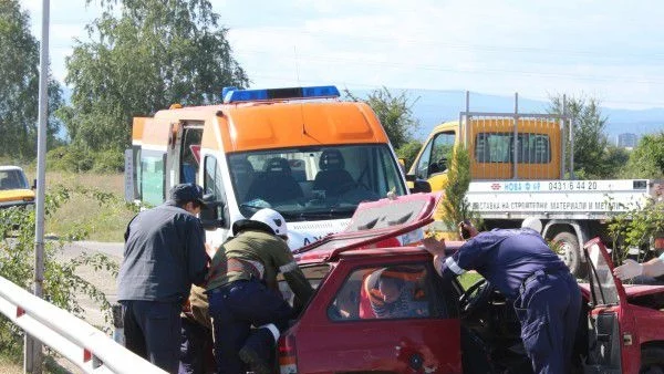 Мъж пострада тежко при катастрофа край Бургас