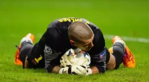 Анталияспор преговаря и с Виктор Валдес