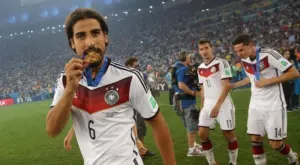 Сами Кедира сложи край на кариерата си