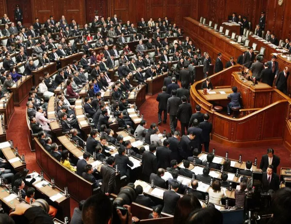 Японското правителство опроверга съобщение за абдикацията на императора 