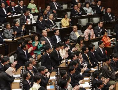 Бой в японския парламент заради новия закон за отбраната