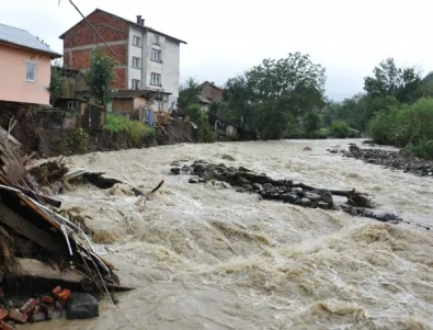 Скъсана дига причинила наводнението в Бургас