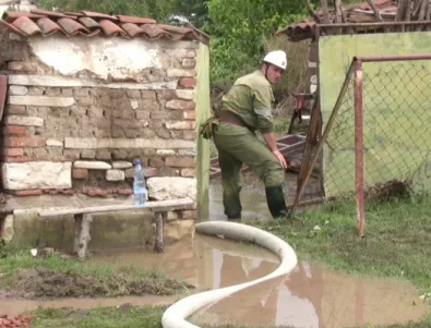 Нивото на подпочвените води в 2 пазарджишки села остава високо