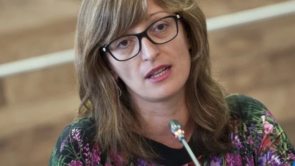 Захариева: Заплашени сме от спиране на доставките на газ