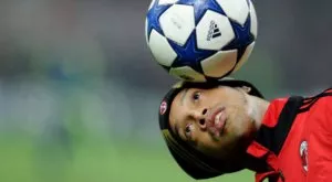 Легендата Роналдиньо възражда кариерата си в Турция