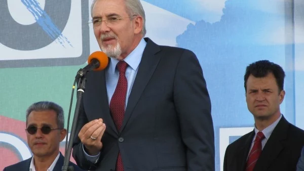 Местан вдигна скандал за турския език