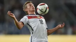 Тийнейджър унизи Тони Кроос с топката (ВИДЕО)