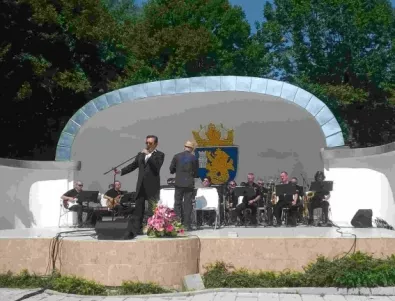 Юбилейното турне на БНР акостира в Бургас