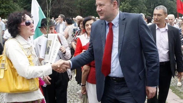БСП-София празнува 9-и септември с фенери на мира и надежда за обединение на българите