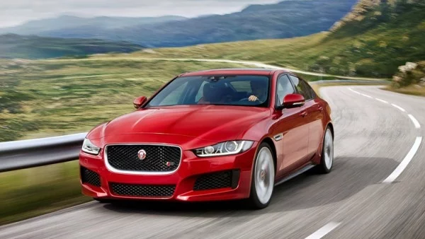 Jaguar XE показа муцуна