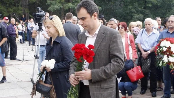 Жельо Бойчев и младежите в БСП отбелязват първия учебен ден на пешеходна пътека