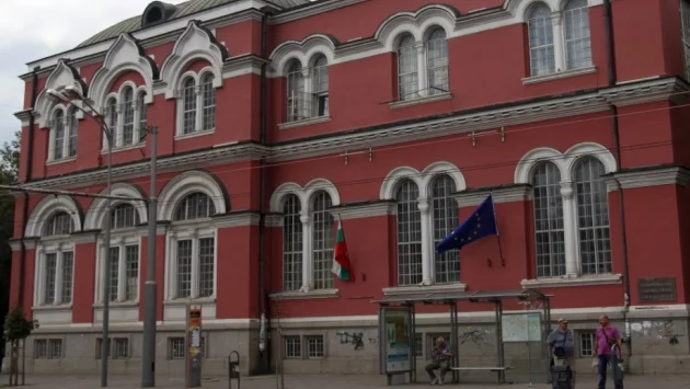 Неотложно необходимите за Националната художествена академия пари са доста