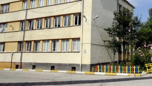 Русенско село се опитва да си откупи училището 