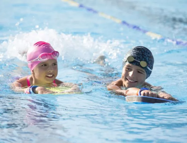 Спортното министерство отпуска 300 хил. лв. по програмата "Научи се да плуваш"