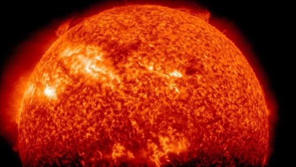 НАСА изпраща сонда рекордно близко до Слънцето 