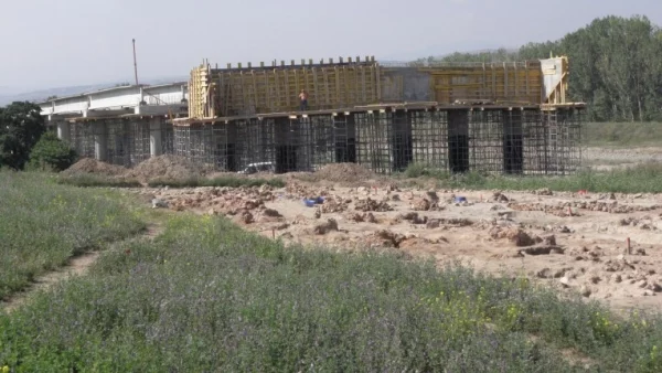 Търсят вариант "Струма" да "прескочи" разкопките при Мурсалево