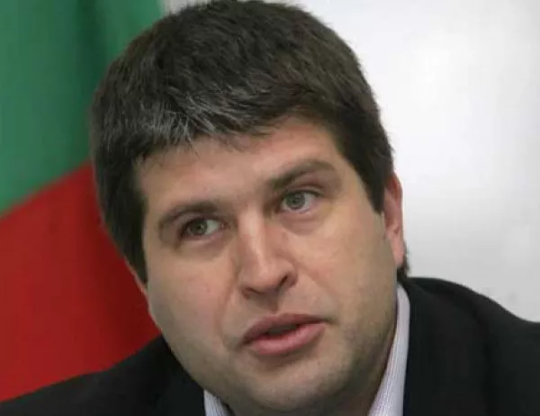 НАП събира повече данъци, българите все по-често изрядни в декларирането на доходи