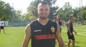 Божинов се контузи, Гълъбинов победи бившия си тим