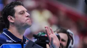 Константинов замери диджея, позволил си да улови топката в мача с Куба