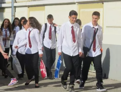 Отново на училище: За и против училищната униформа