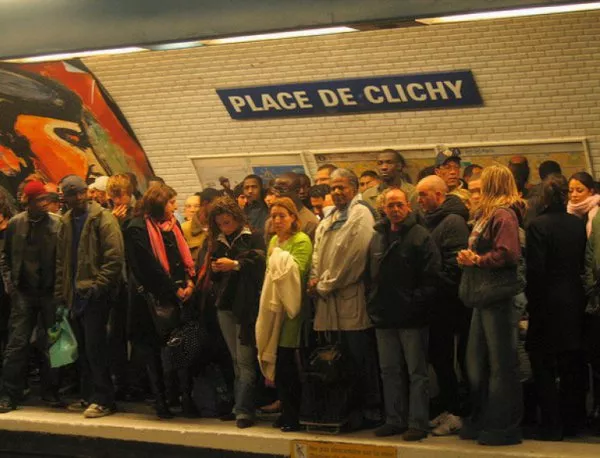 Френските влакове и метро ще се охраняват от въоръжени цивилни служители
