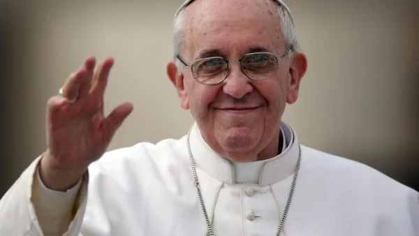 Папата анатемоса смартфоните