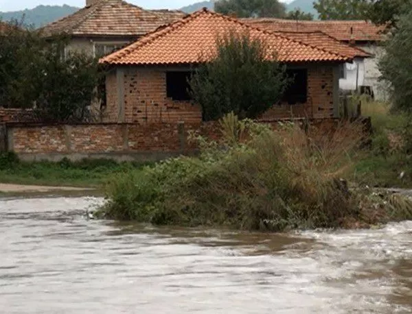 Русенско село страда от придошла река