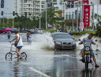 Мощен тайфун удари Тайван