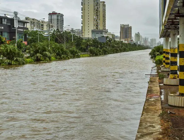 250 хил. души са евакуираните след наводненията в Малайзия