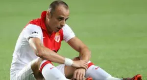 На Острова: Продават Бербатов до дни? 