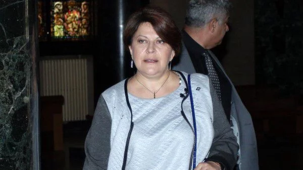 Най-добре се облагодетелства човек, когато раздава поръчките.