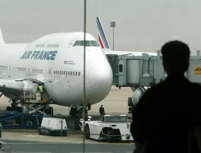 Френска авиокомпания няма да допуска пътуващи с температура над 38 градуса
