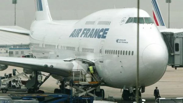 Ръководители на Air France се спасиха на косъм от линч (Видео)