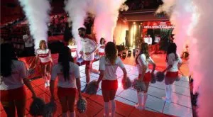 Мажоретка контузи звезда на Пламен Константинов (ВИДЕО)