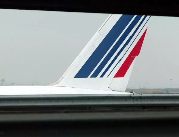 Пилотите на Air France продължават стачката 