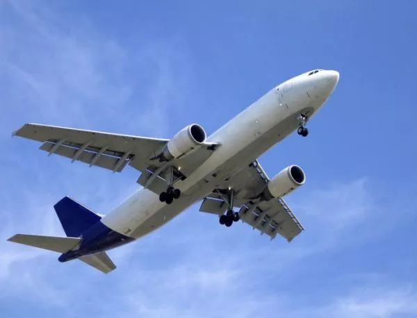 40 тела на пътници от разбилия се самолет са намерени до момента